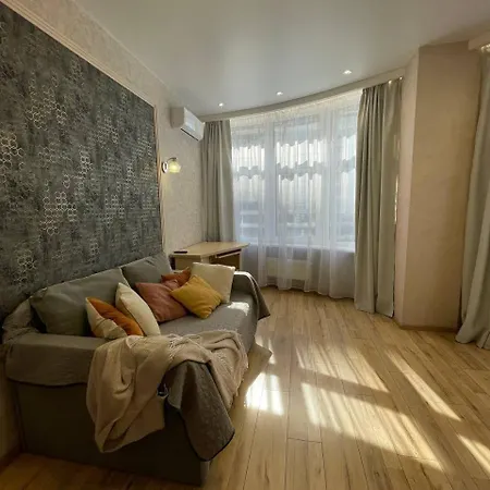 просторная комфортная в аркадии возле моря Apartman Odessza