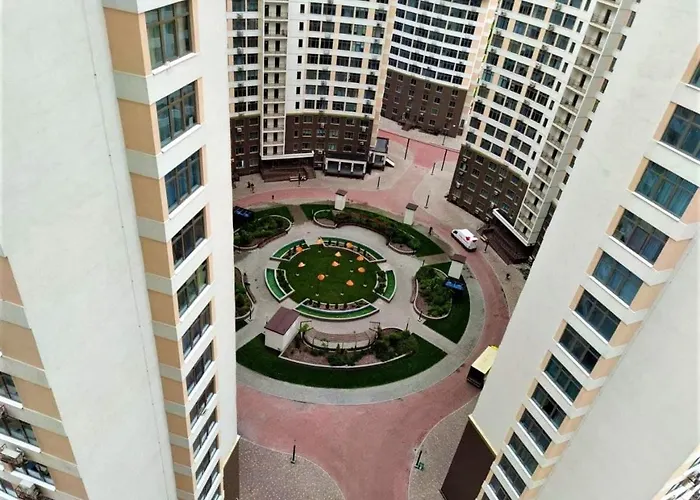 комфортная просторная в аркадии возле моря *