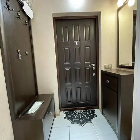 комфортная просторная в аркадии возле моря