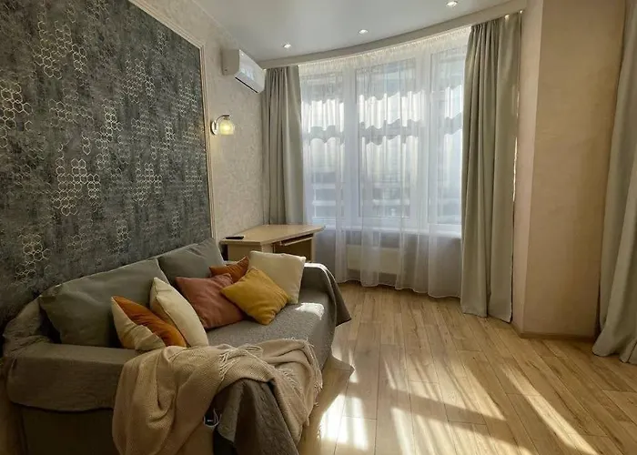 комфортная просторная в аркадии возле моря Apartman Odessza