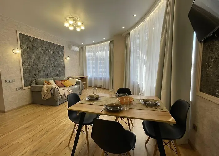 комфортная просторная в аркадии возле моря Odesa