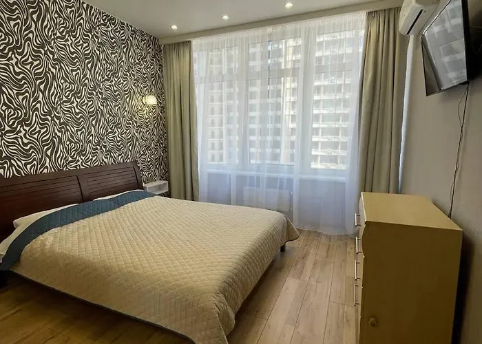 комфортная просторная в аркадии возле моря Apartment *